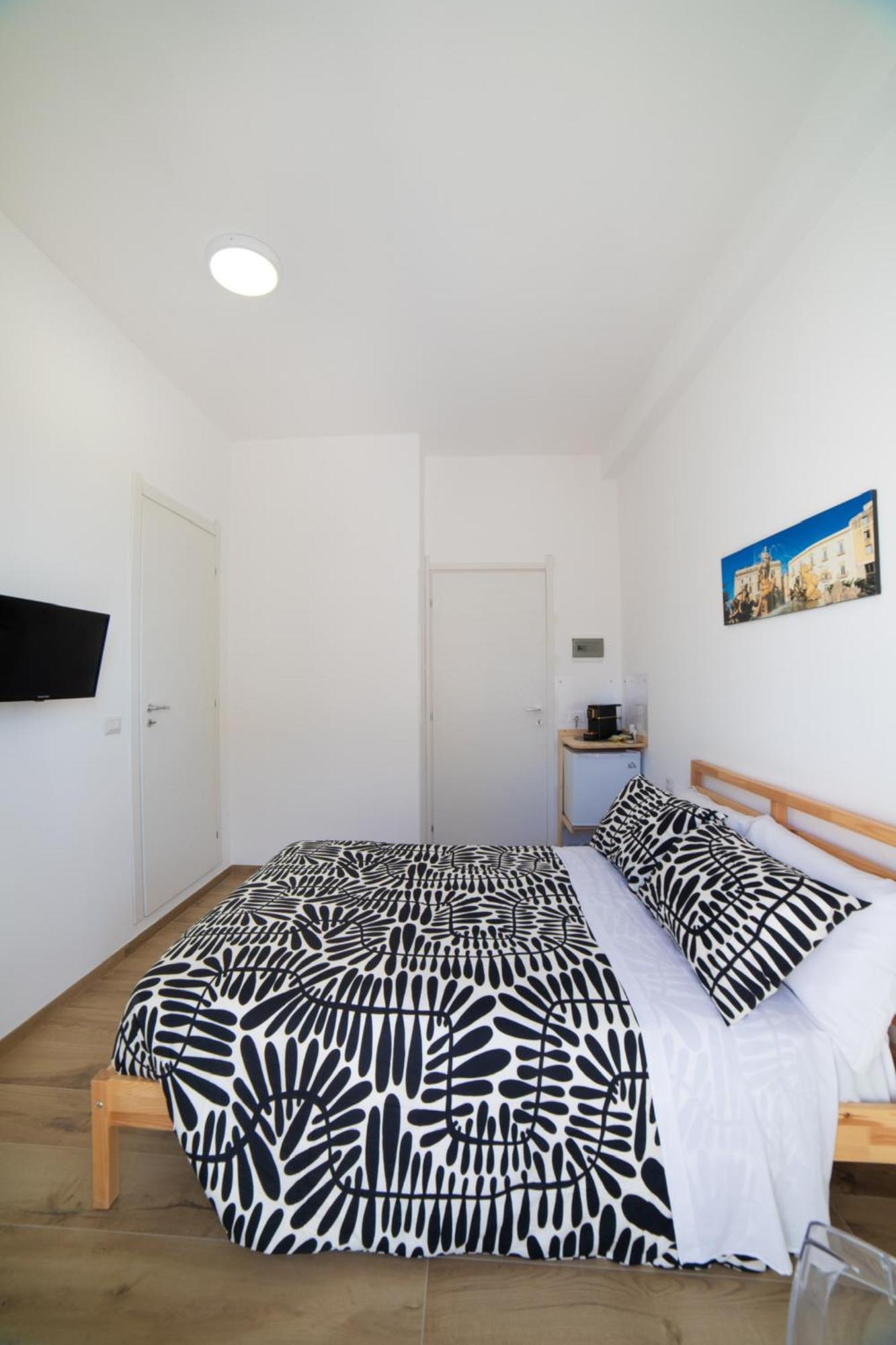 Residence Le Tre Piazze Сиракуза Екстериор снимка