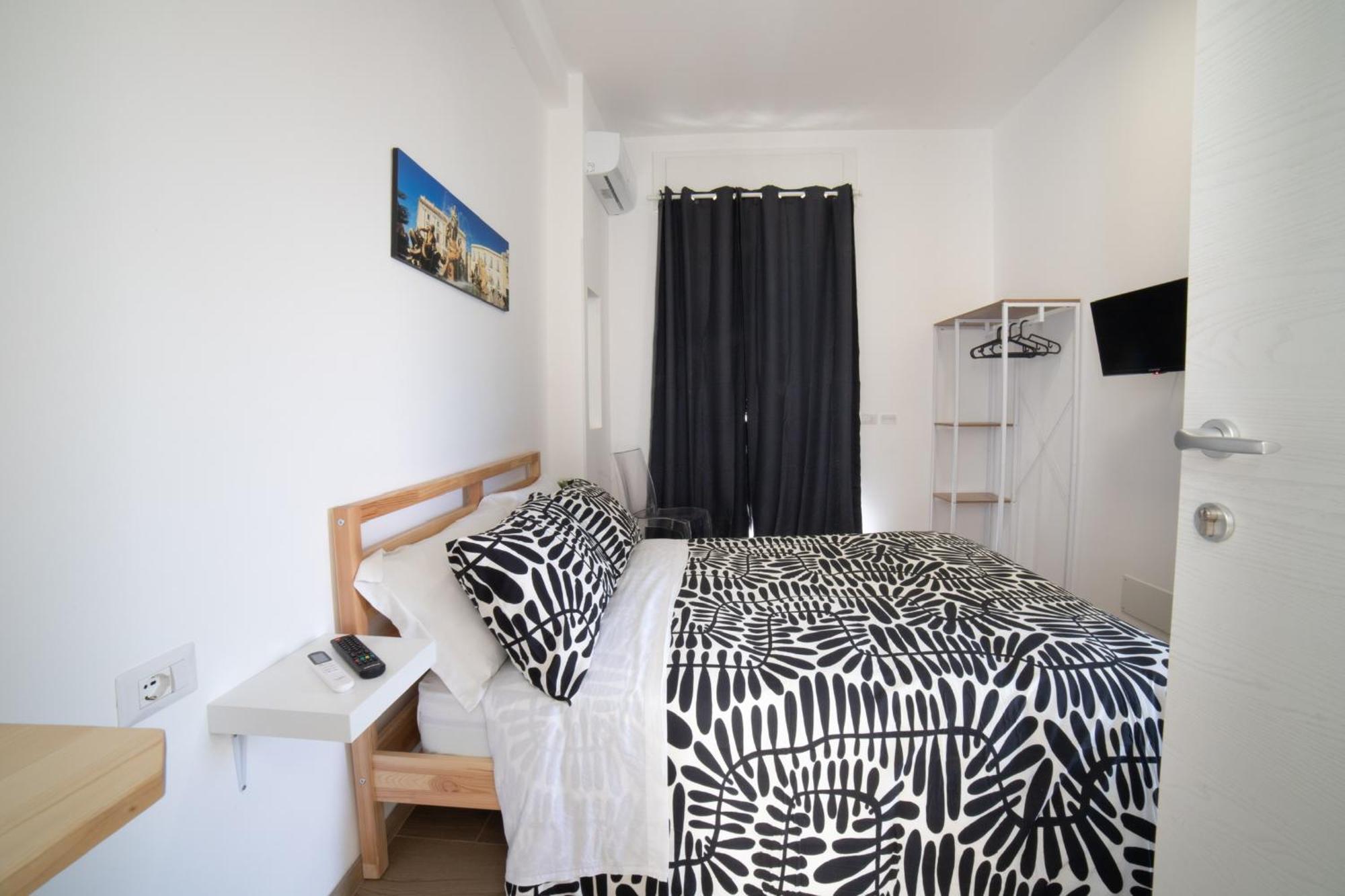 Residence Le Tre Piazze Сиракуза Екстериор снимка